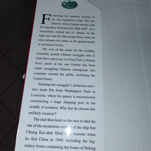 2 Hardcover Clive Cussler Books: (Autographed) Flood Tide/Atlantis Found - Picture 7 of 16